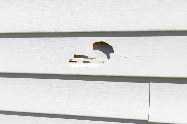 Cost of White Vinyl Siding Repair in Destin